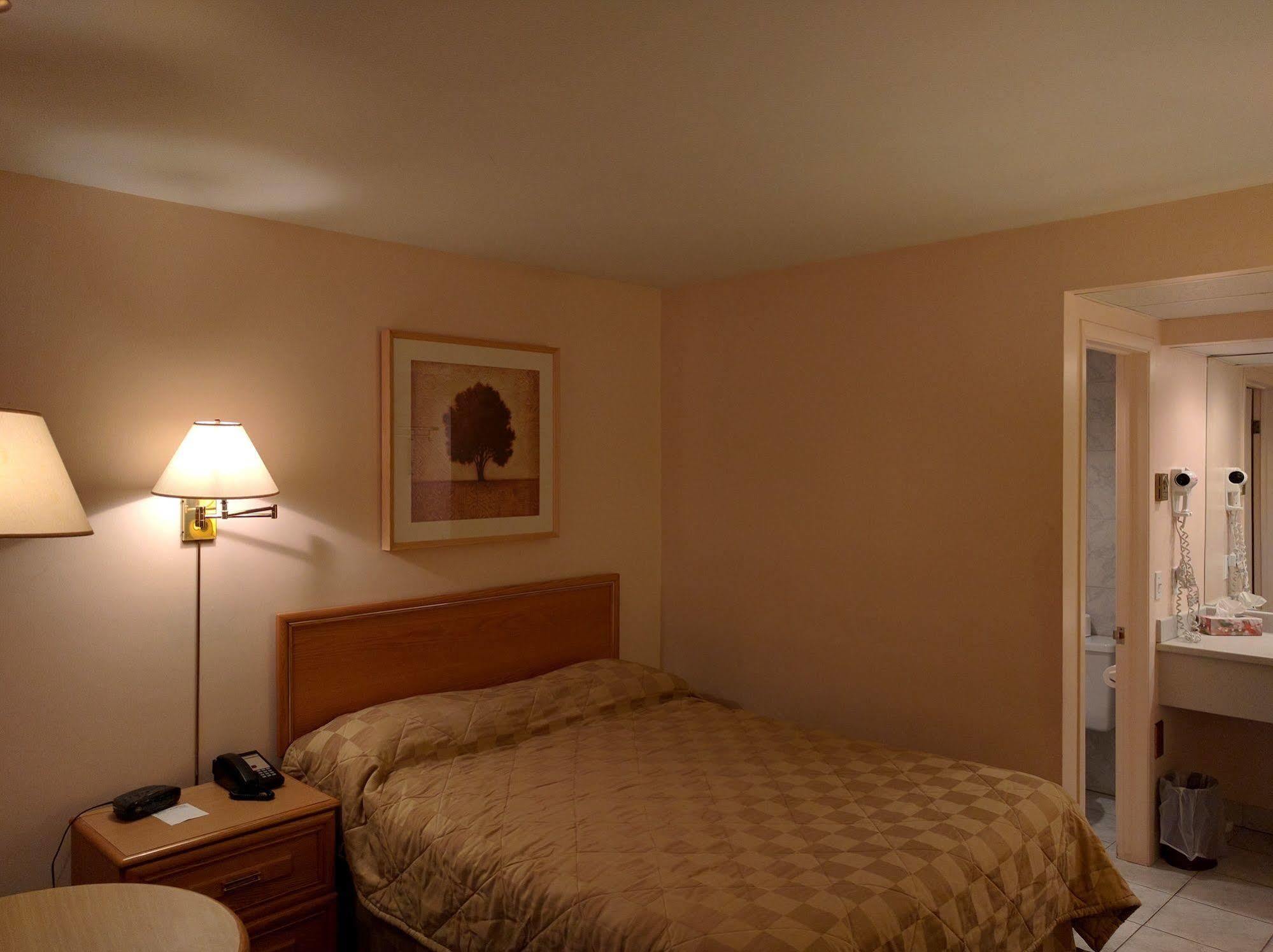 Motel La Siesta Saint-Lambert-Chambly エクステリア 写真