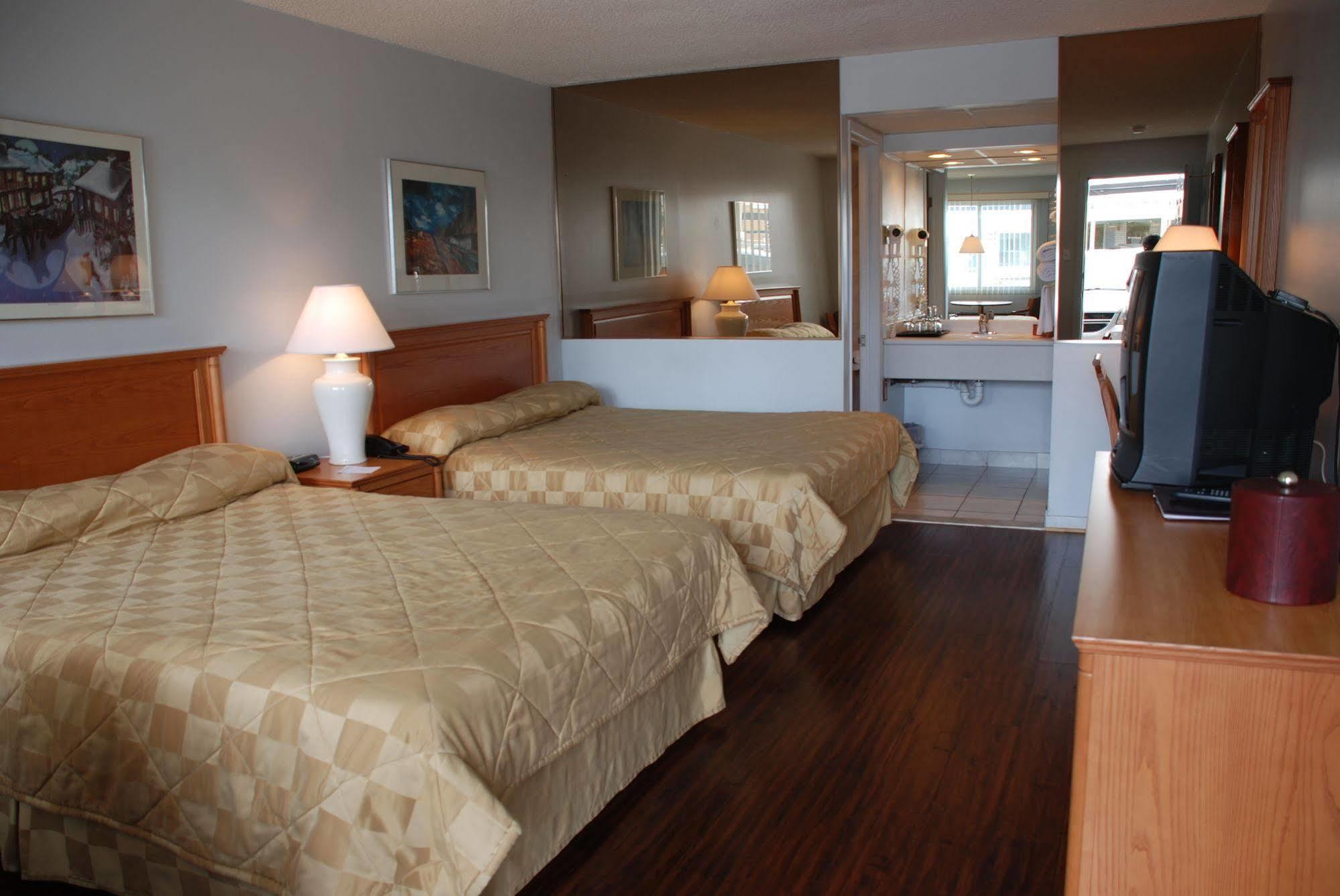 Motel La Siesta Saint-Lambert-Chambly エクステリア 写真