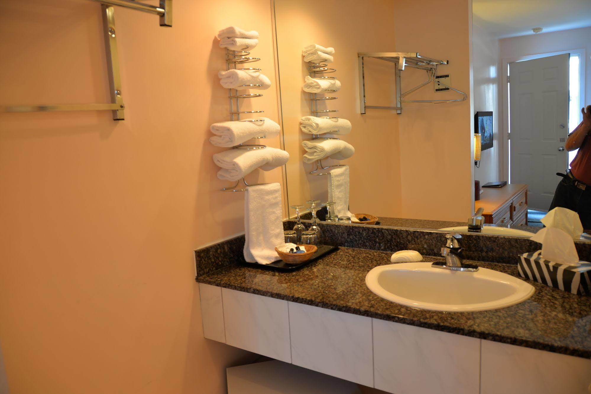 Motel La Siesta Saint-Lambert-Chambly エクステリア 写真