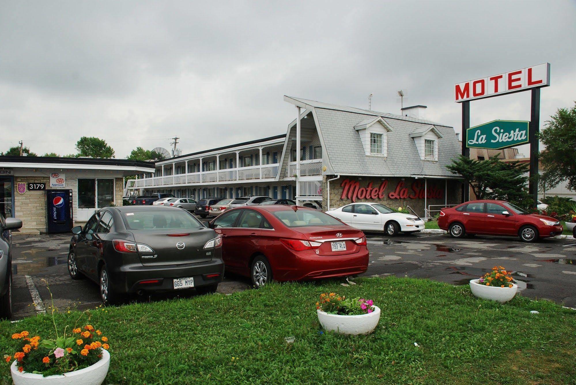 Motel La Siesta Saint-Lambert-Chambly エクステリア 写真