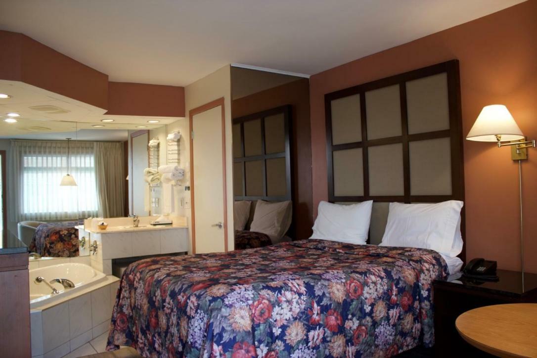 Motel La Siesta Saint-Lambert-Chambly エクステリア 写真