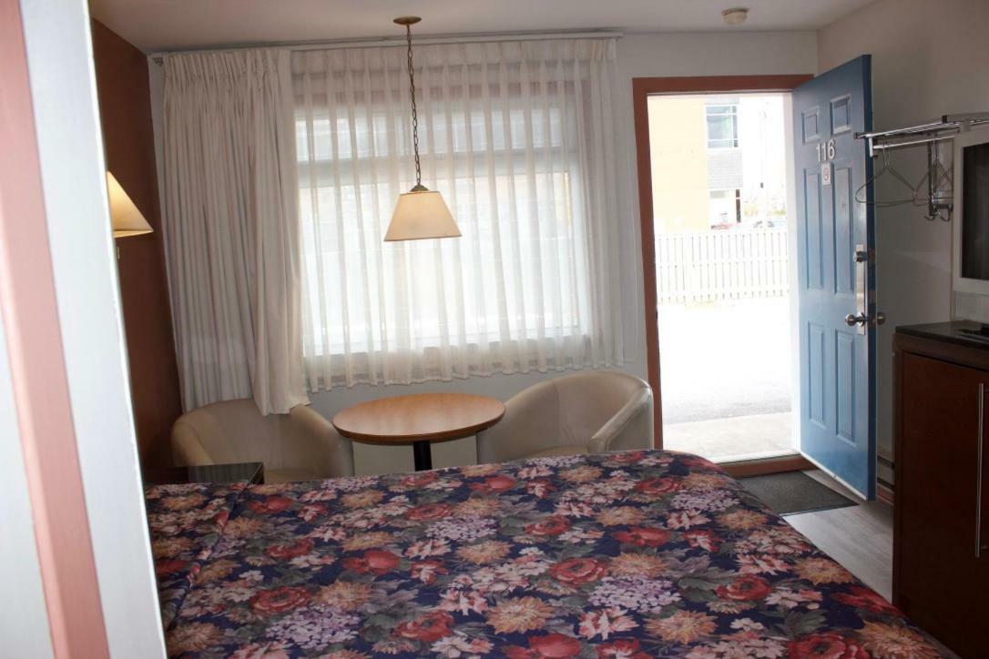 Motel La Siesta Saint-Lambert-Chambly エクステリア 写真